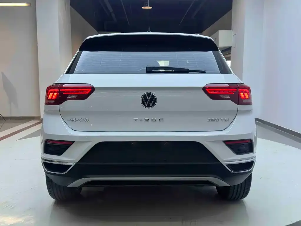 Volkswagen T-Roc — фото 4