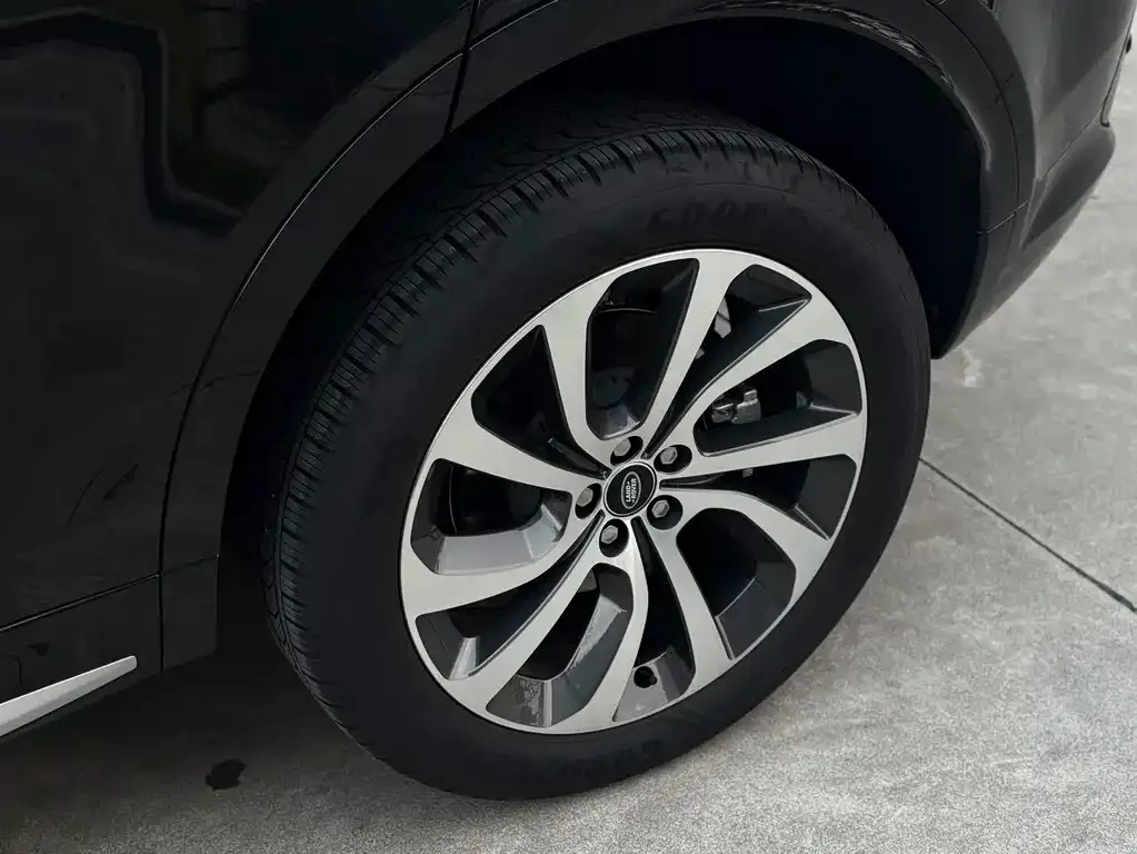 Land Rover Discovery Sport — фото 10