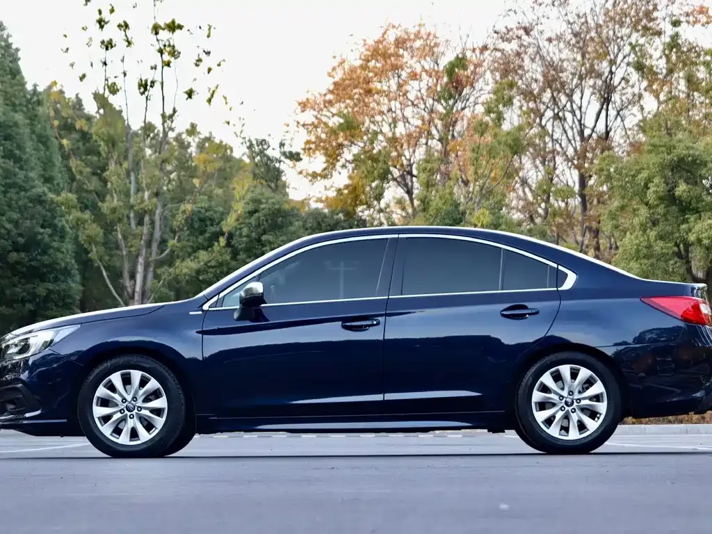Subaru Legacy — фото 7