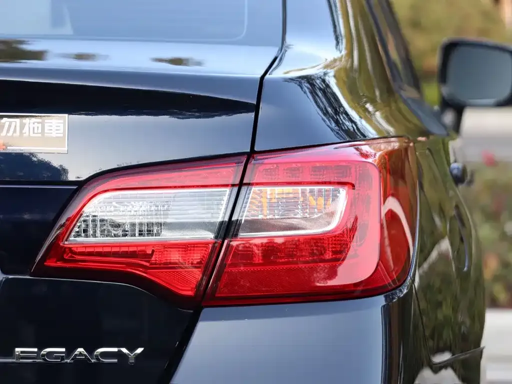 Subaru Legacy — фото 9
