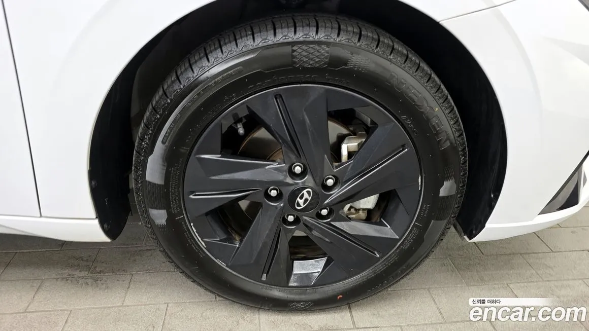 Hyundai AVANTE — фото 3