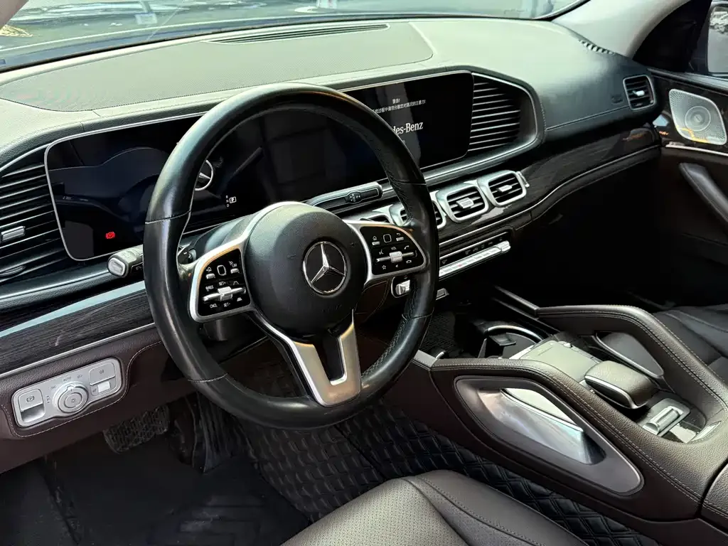 Mercedes-Benz GLS — фото 7