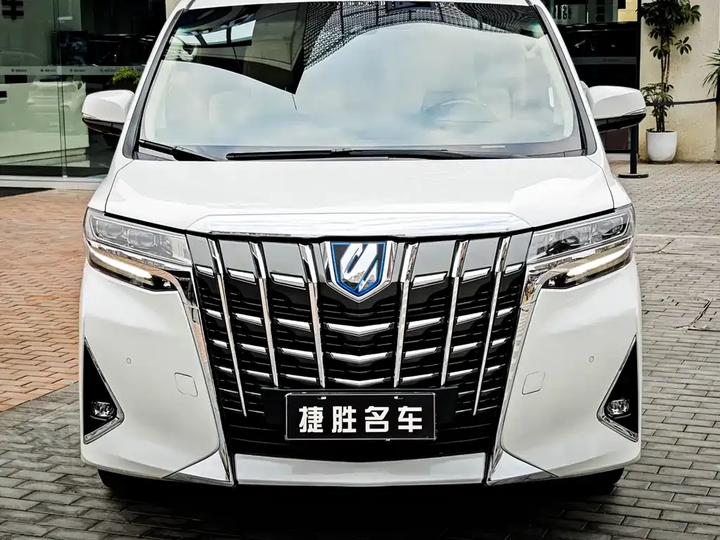 Toyota Alphard — фото 2