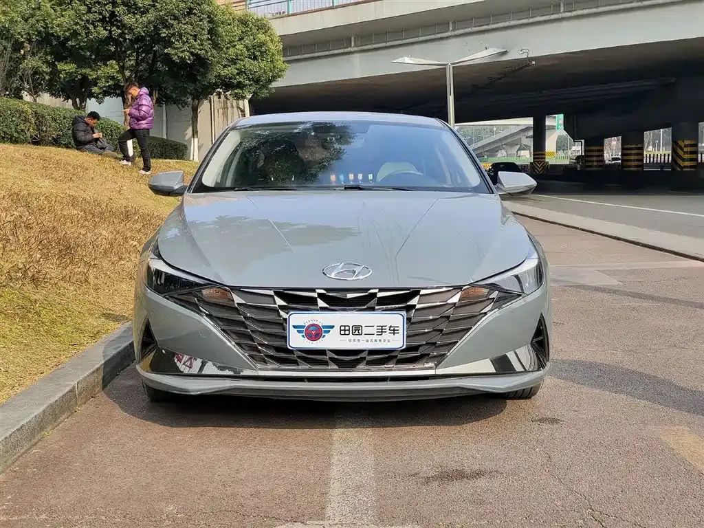 Hyundai Elantra — фото 4