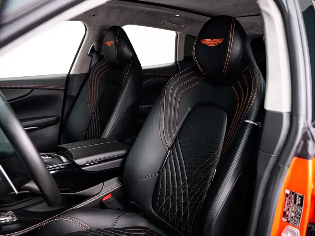 Aston Martin DBX — фото 10