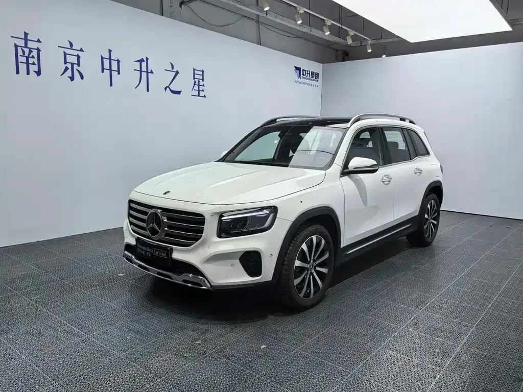 Mercedes-Benz GLB — фото 1