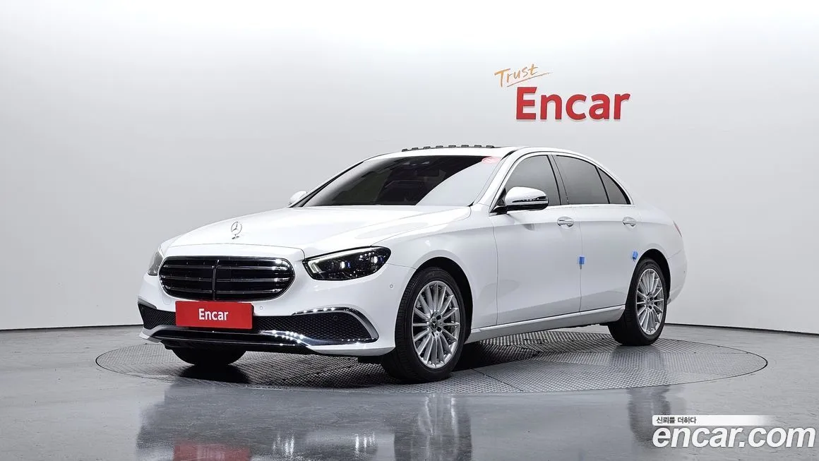 Mercedes-Benz E-Class — фото 1
