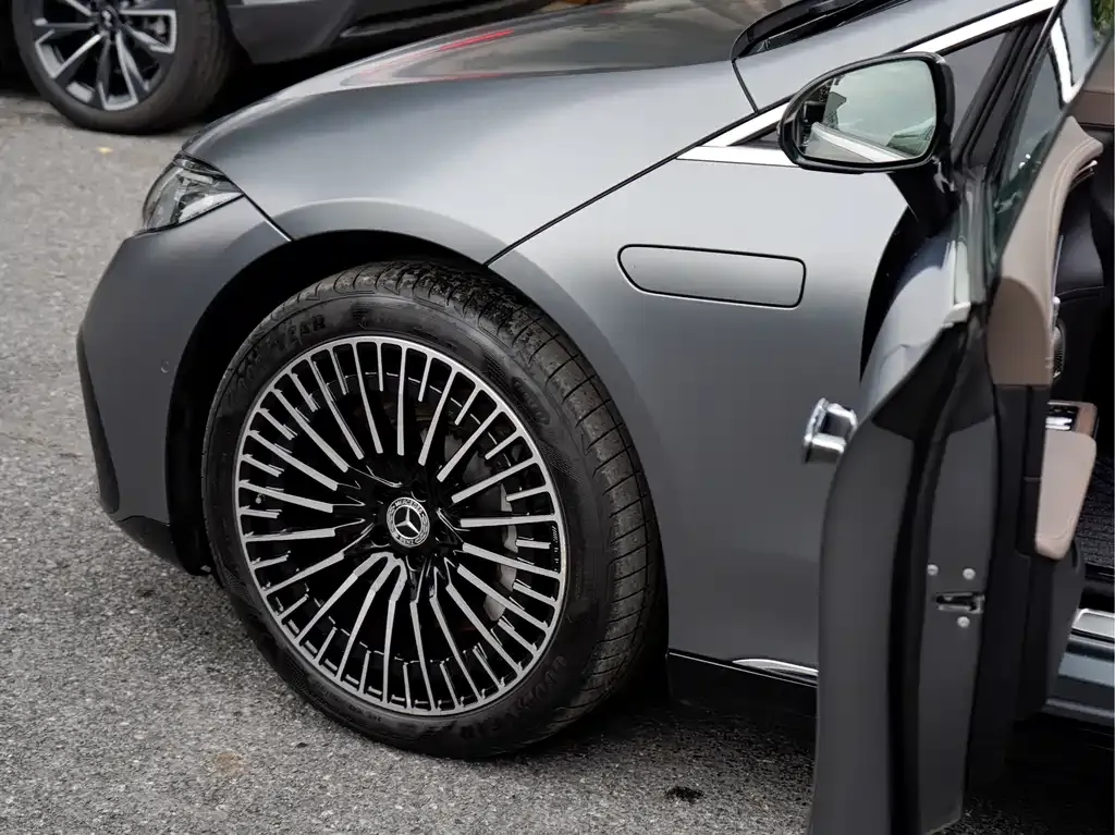 Mercedes-Benz EQS — фото 6