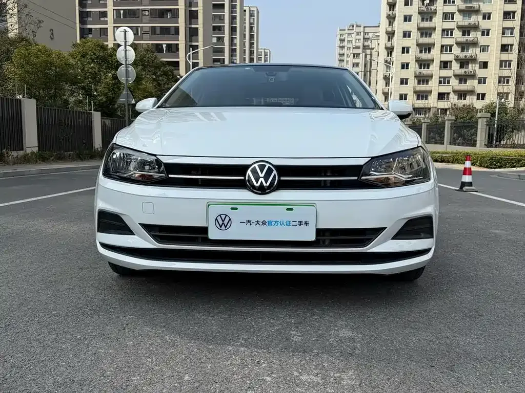 Volkswagen Polo — фото 9
