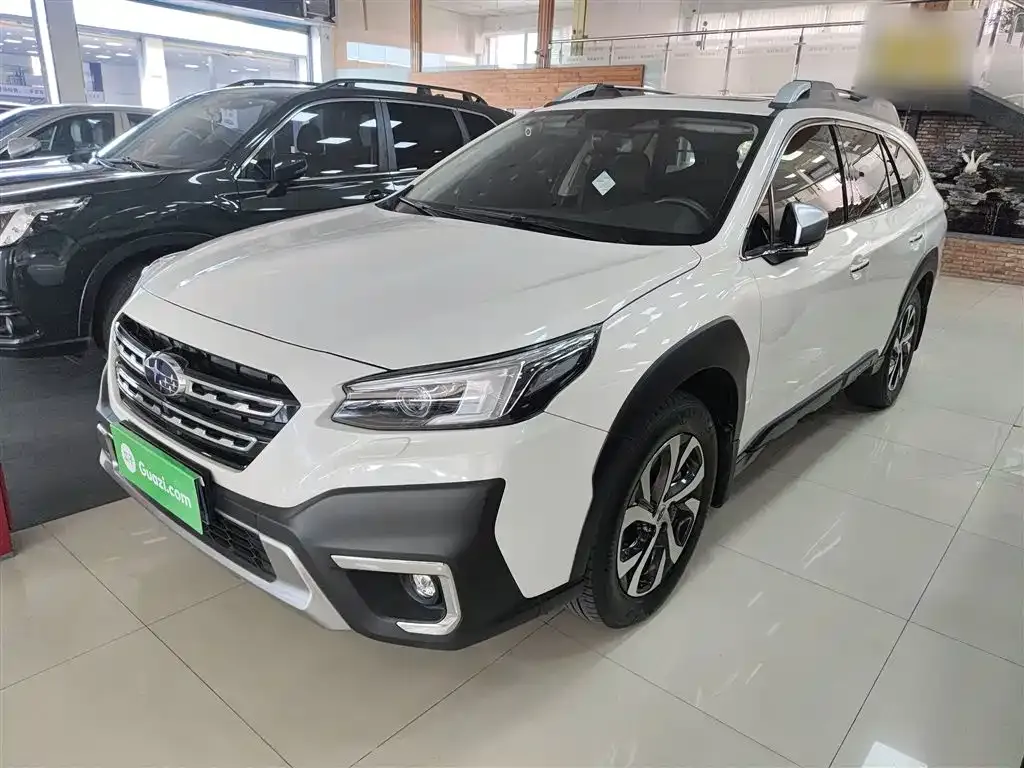 Subaru Outback — фото 1