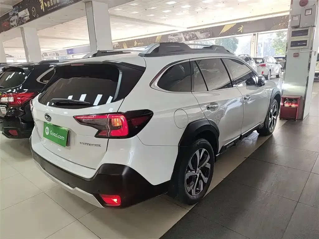 Subaru Outback — фото 5