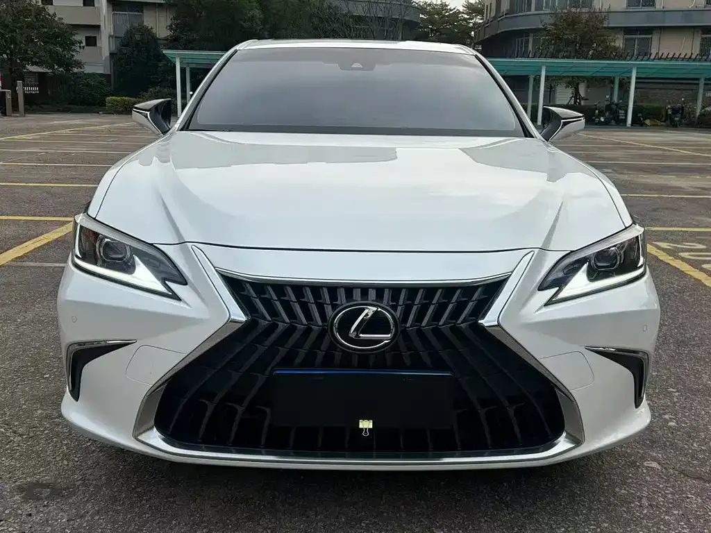 Lexus ES — фото 4