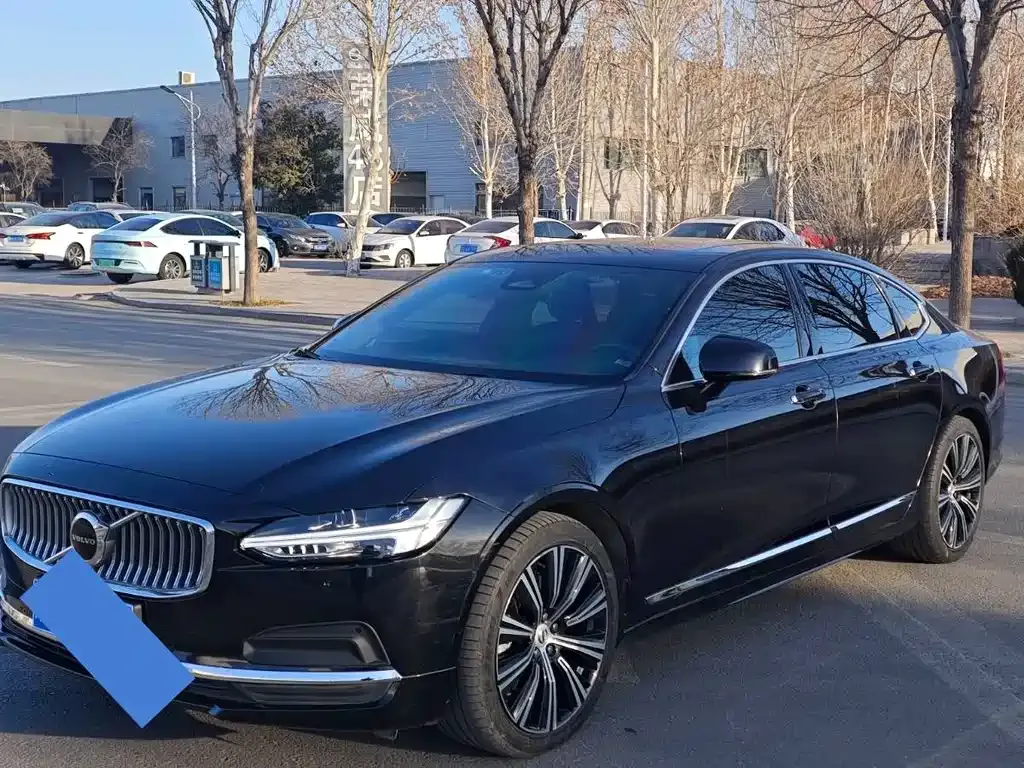Volvo S90 — фото 1
