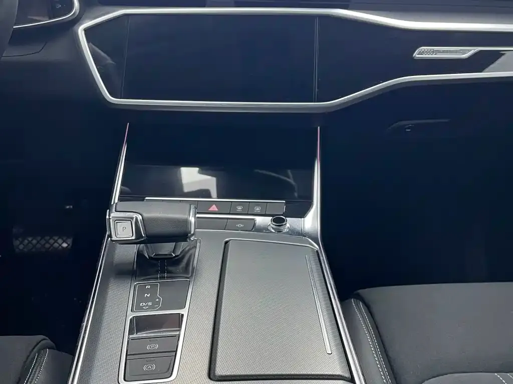 Audi A7L — фото 2