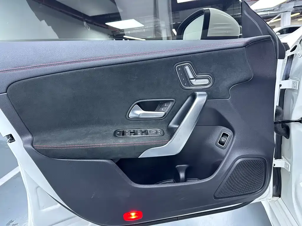 Mercedes-Benz CLA (Import) — фото 2