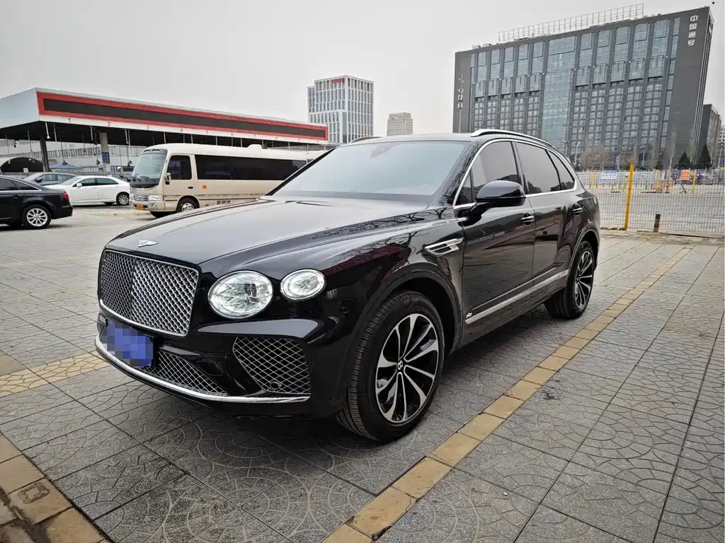Bentley Bentayga — фото 1