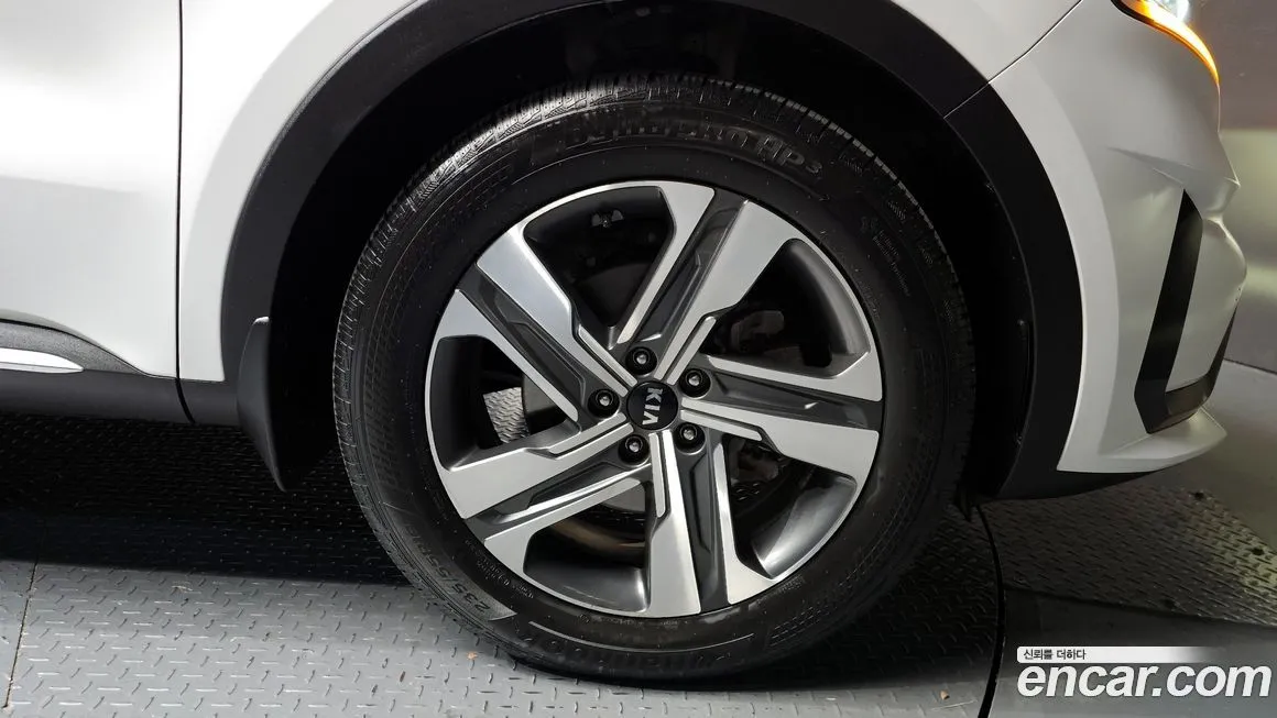 Kia Sorento — фото 5