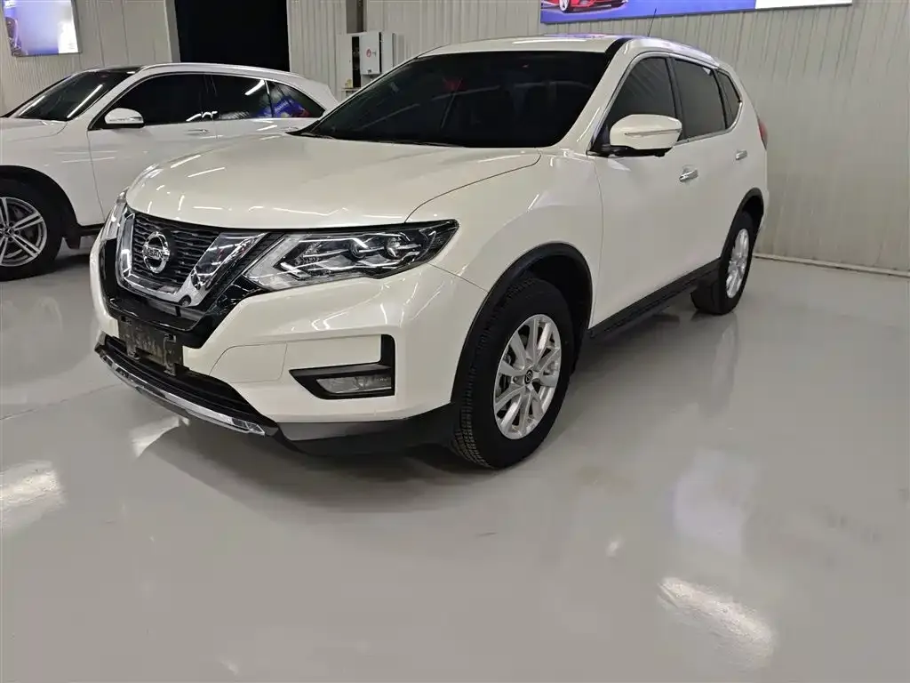 Nissan X-Trail — фото 7