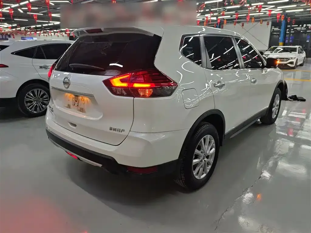 Nissan X-Trail — фото 10
