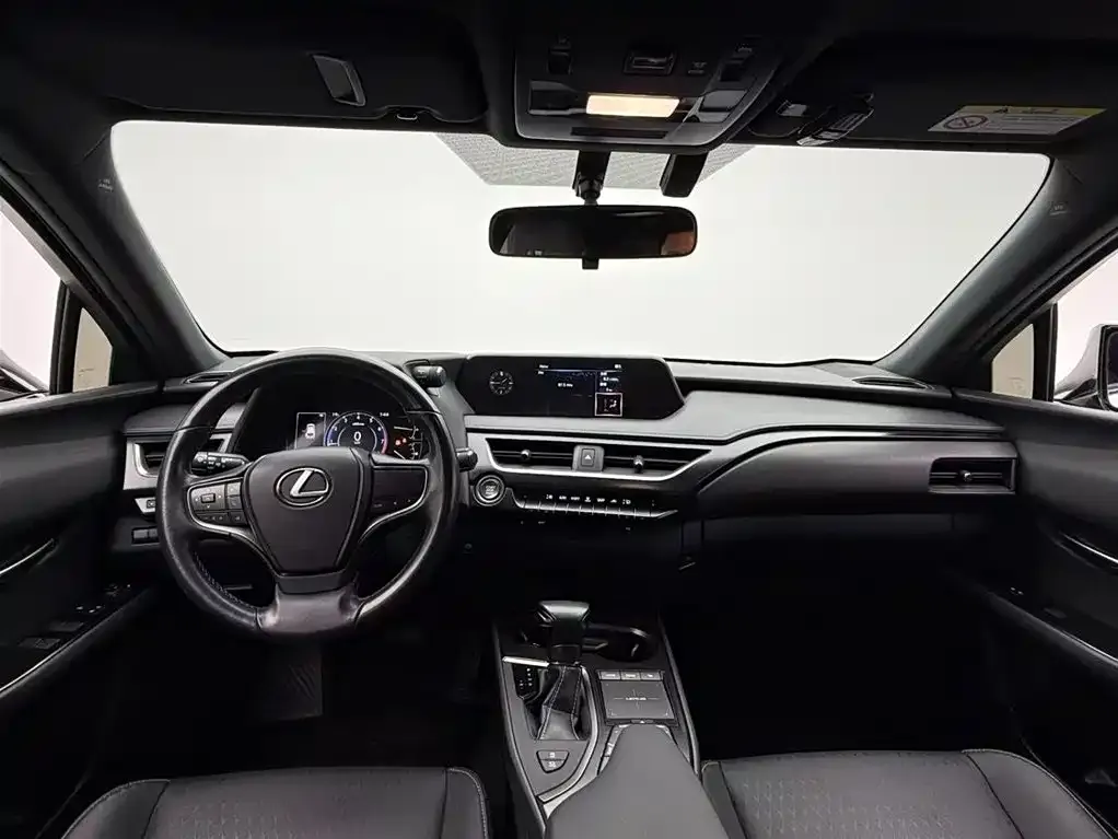 Lexus UX — фото 7