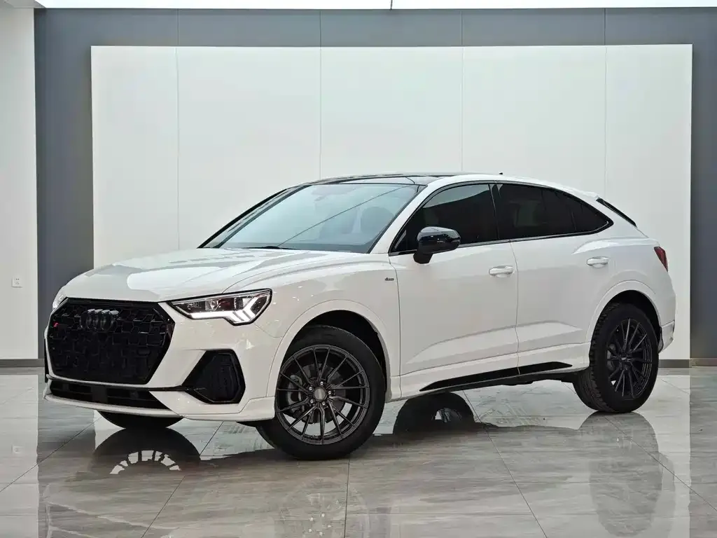 Audi Q3 Sportback — фото 1