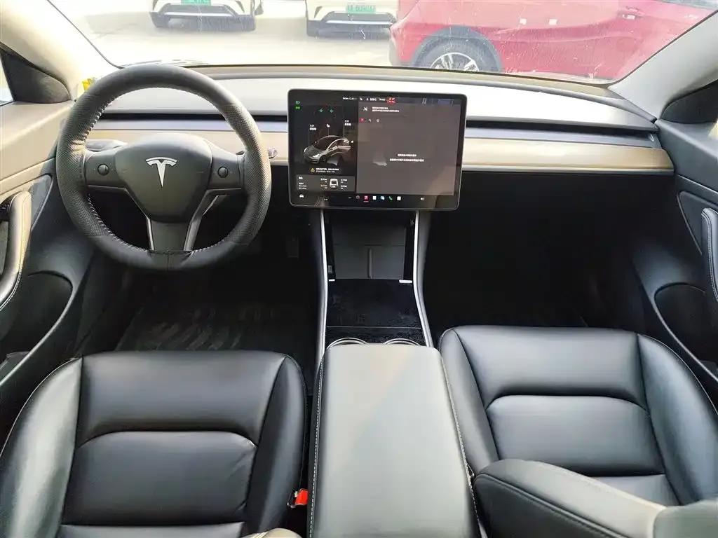 Tesla Model 3 — фото 5