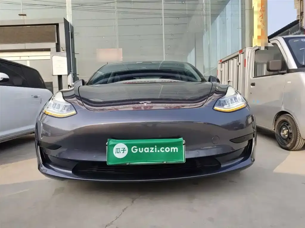 Tesla Model 3 — фото 8