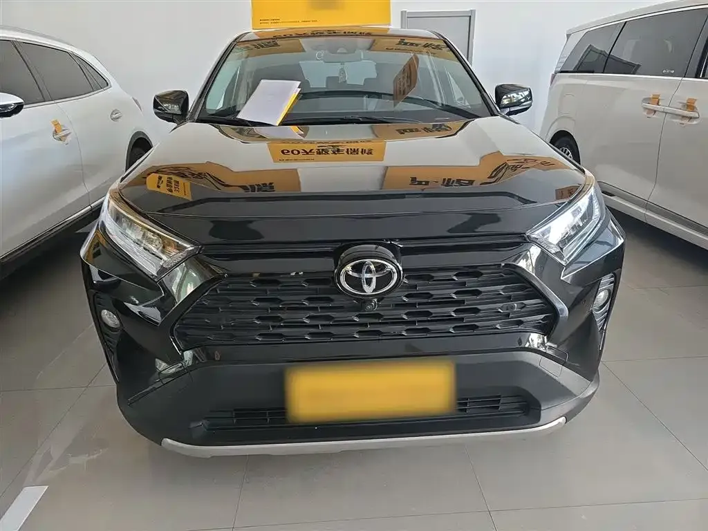 Toyota RAV4 — фото 9