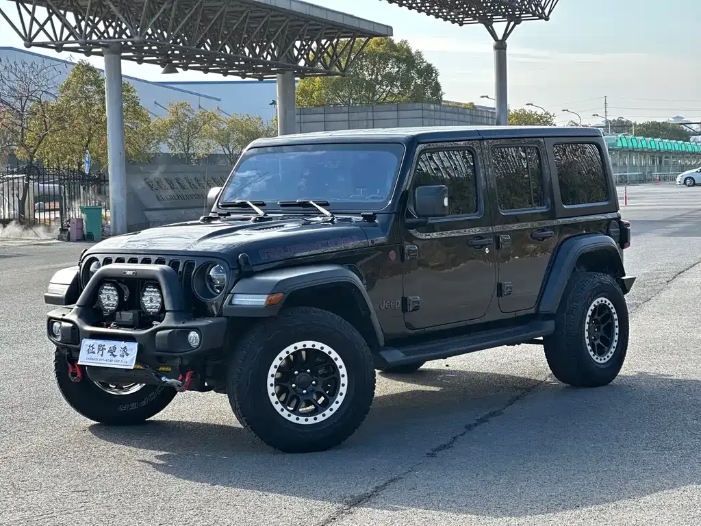 Jeep Wrangler — фото 1