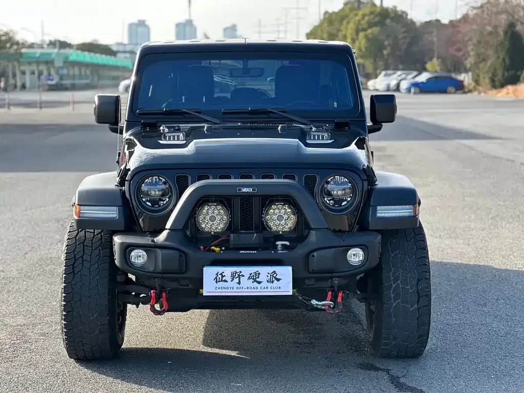 Jeep Wrangler — фото 8
