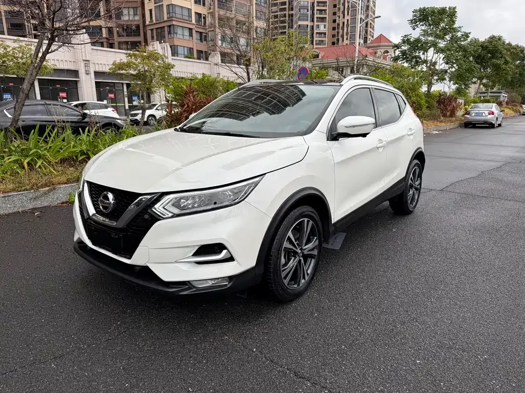 Nissan Qashqai — фото 1