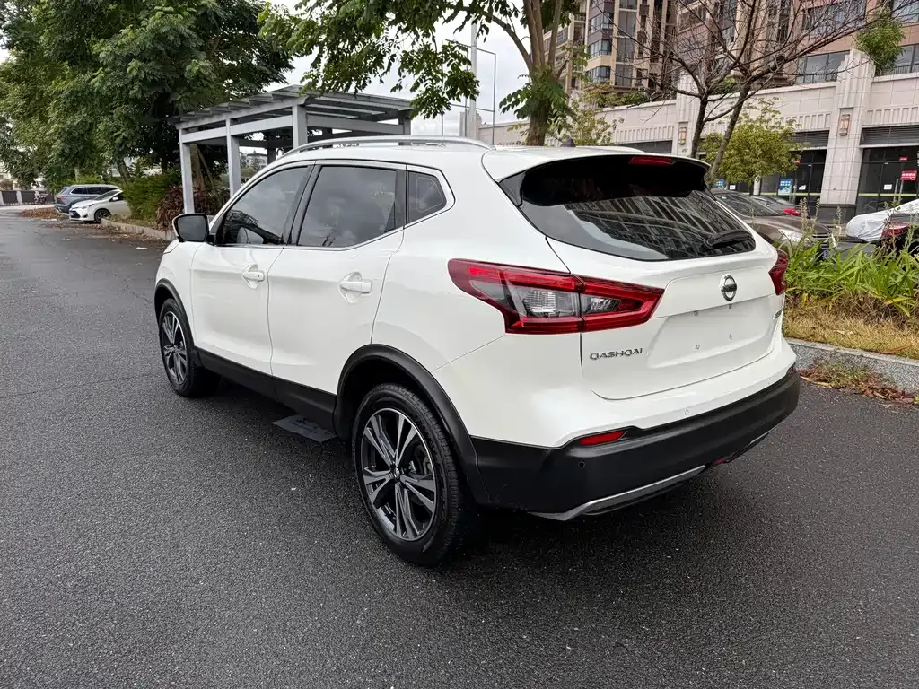 Nissan Qashqai — фото 8