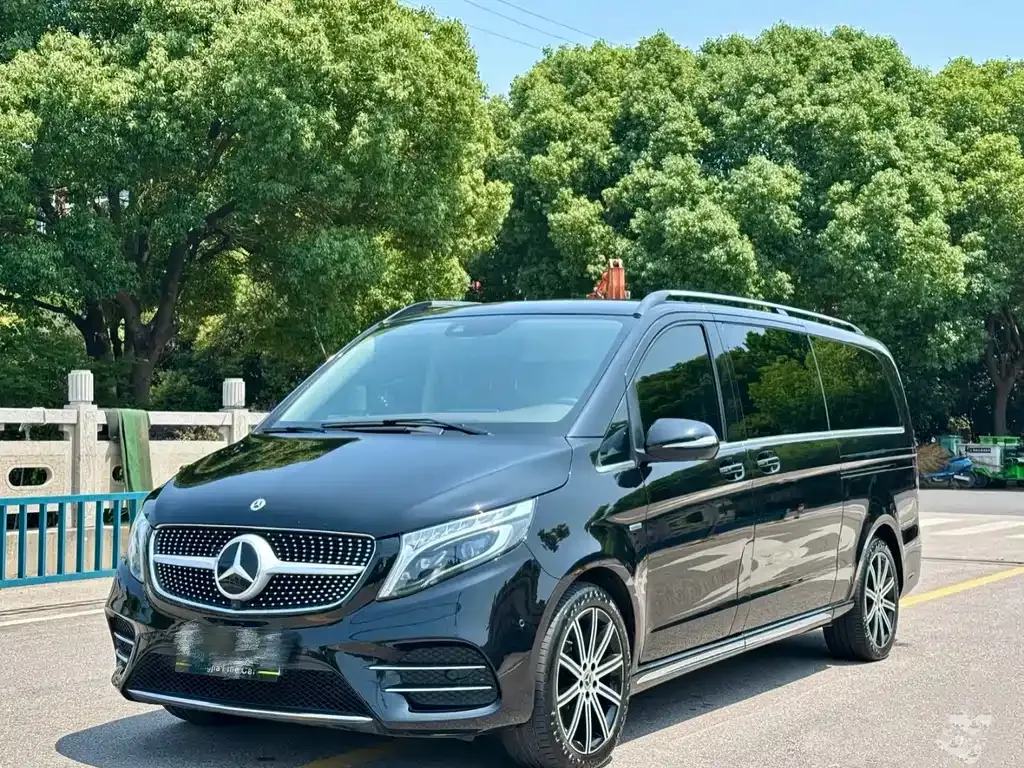 Mercedes-Benz V-Class — фото 1