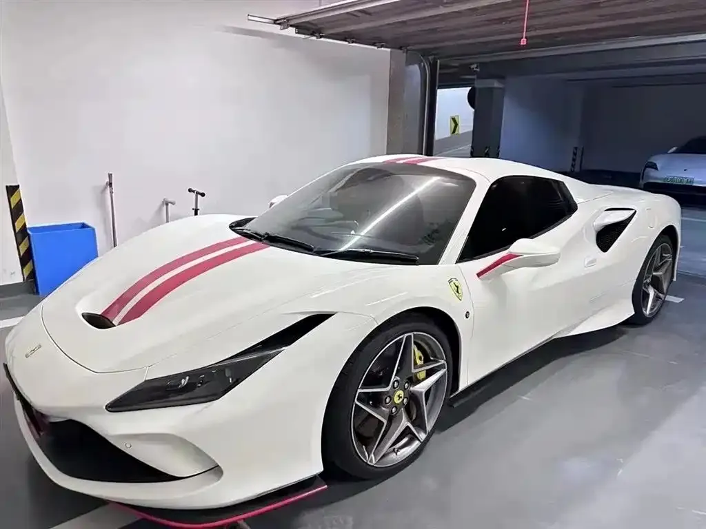 Ferrari F8 — фото 1