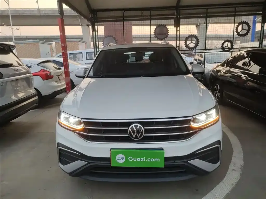 Volkswagen Tiguan L — фото 5