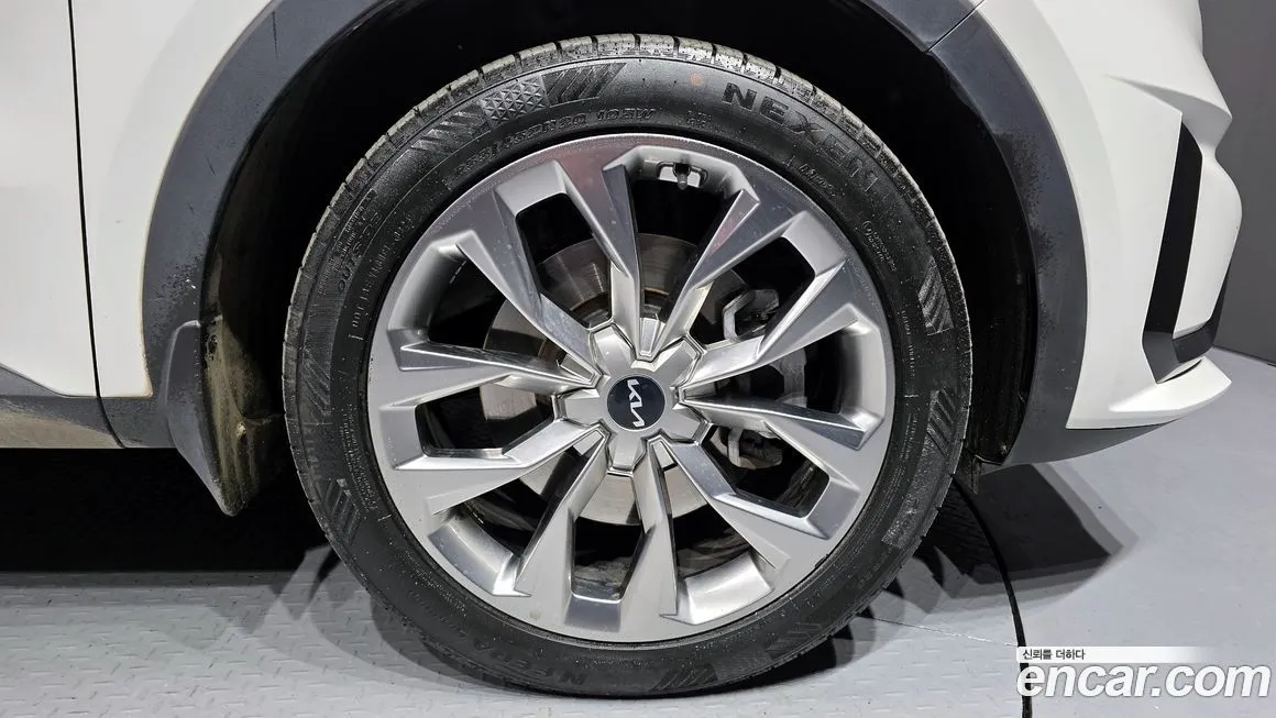 Kia Sorento — фото 5