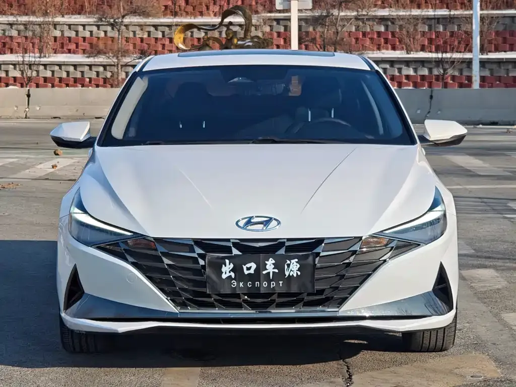 Hyundai Elantra — фото 4