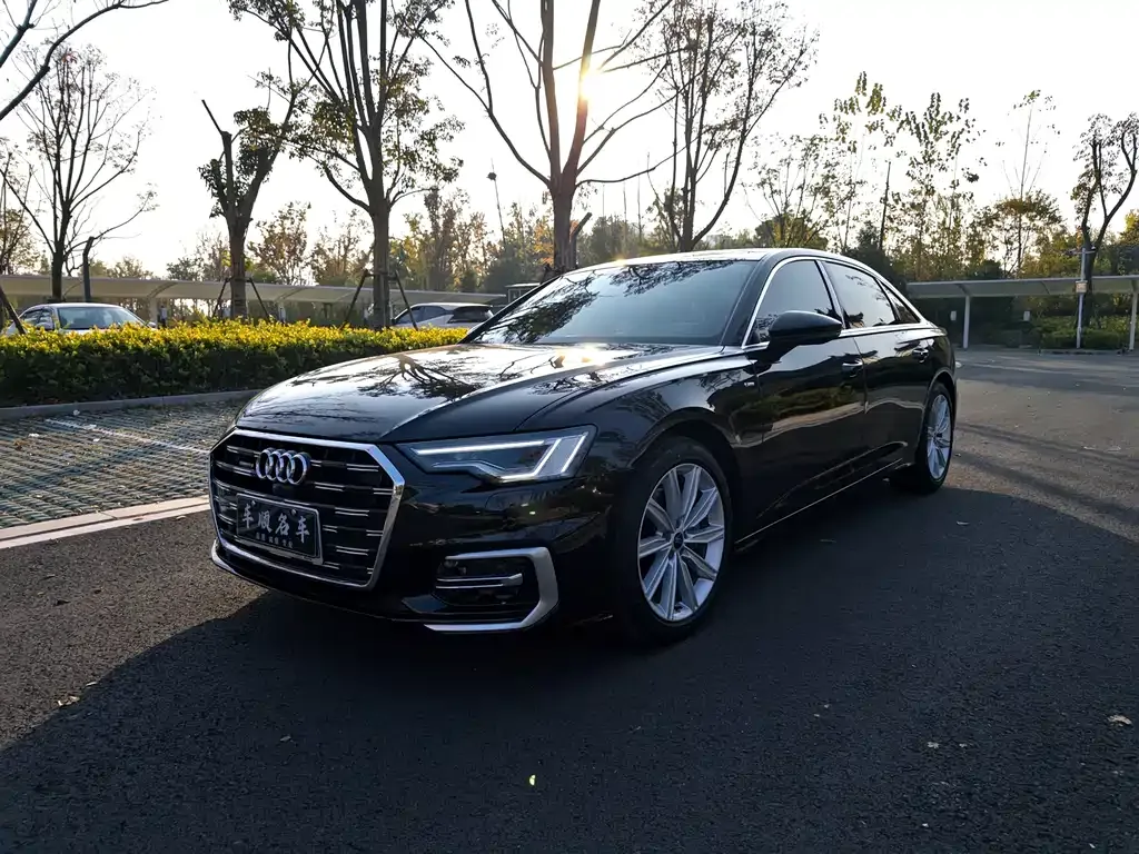 Audi A6L — фото 1