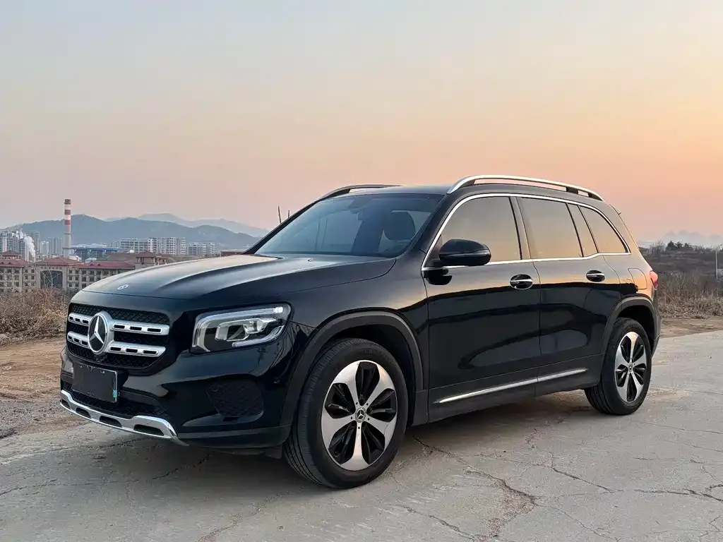 Mercedes-Benz GLB — фото 1