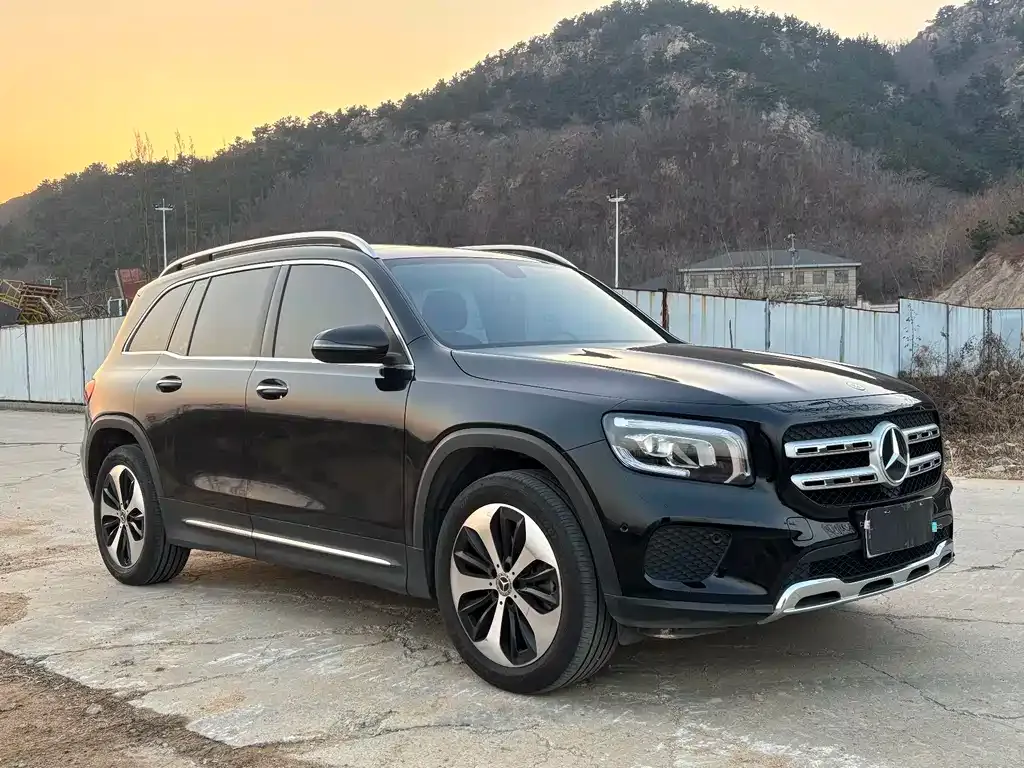 Mercedes-Benz GLB — фото 9