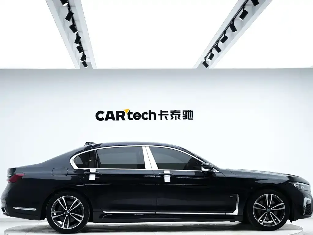 BMW 7 Series — фото 2