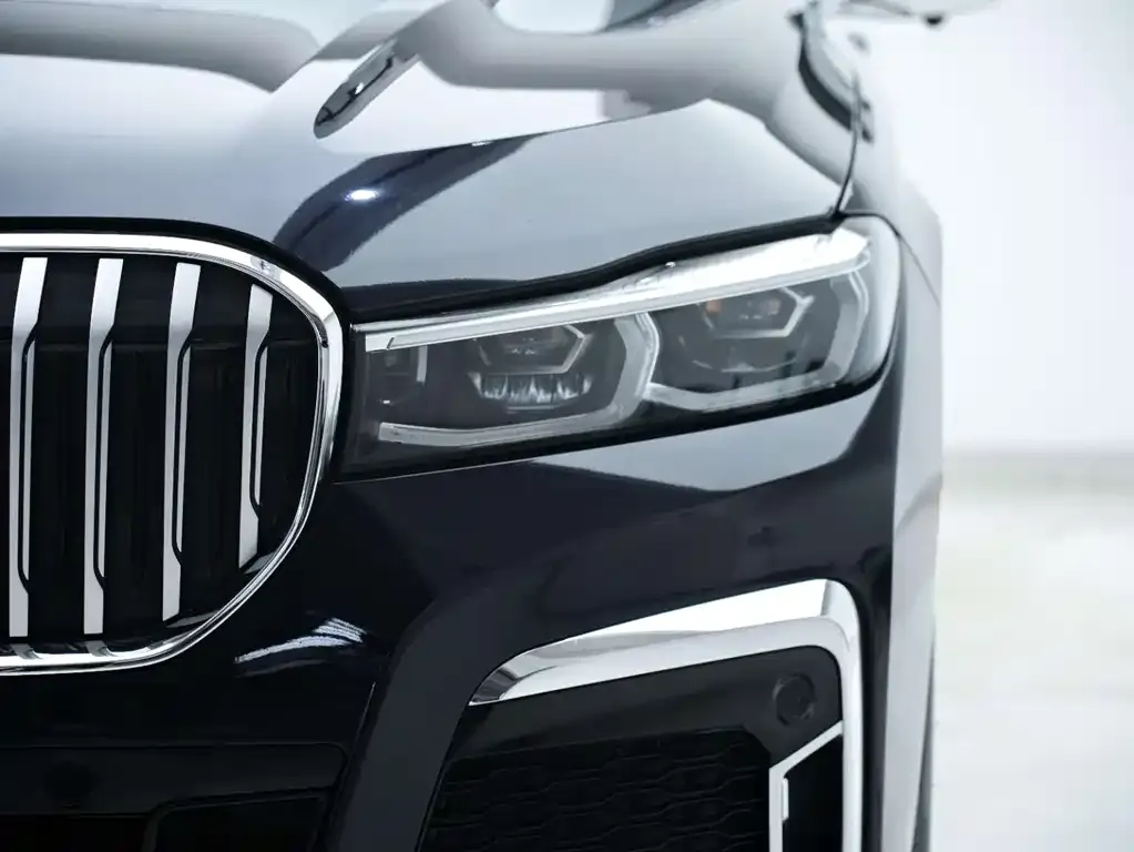 BMW 7 Series — фото 6