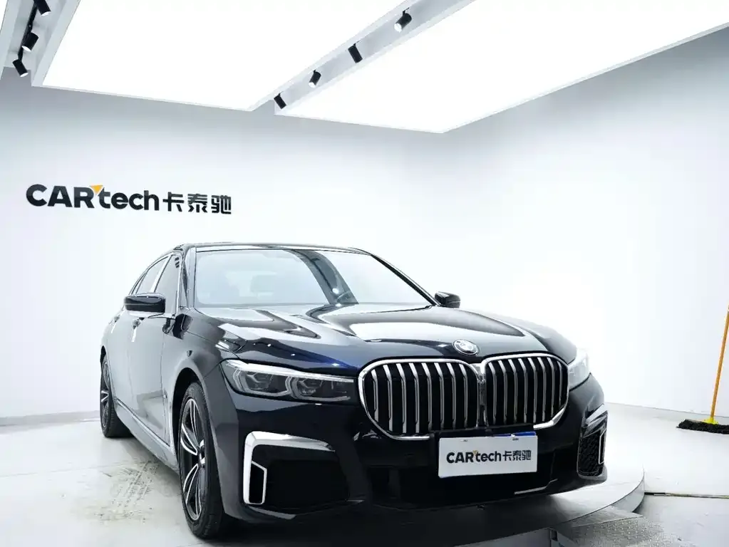 BMW 7 Series — фото 9