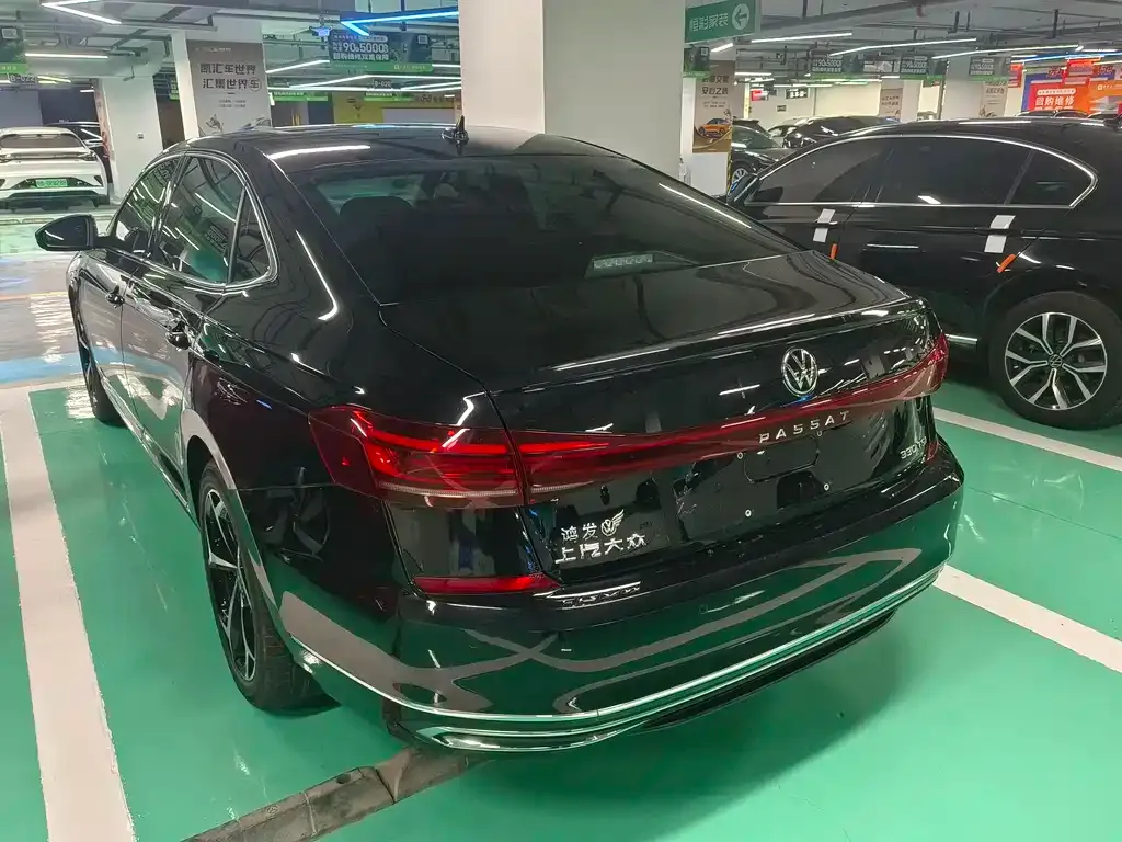 Volkswagen Passat — фото 7