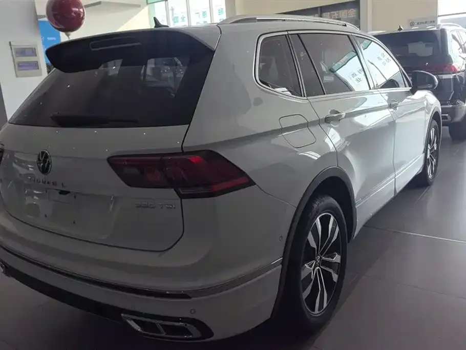 Volkswagen Tiguan L — фото 3