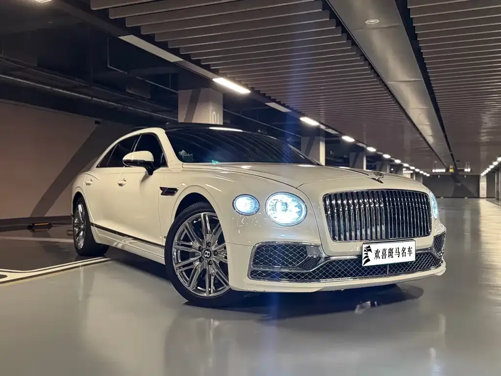 Bentley Flying Spur PHEV — фото 1