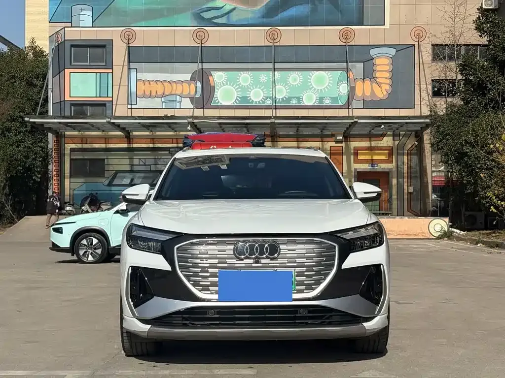 Audi Q4 e-tron — фото 10