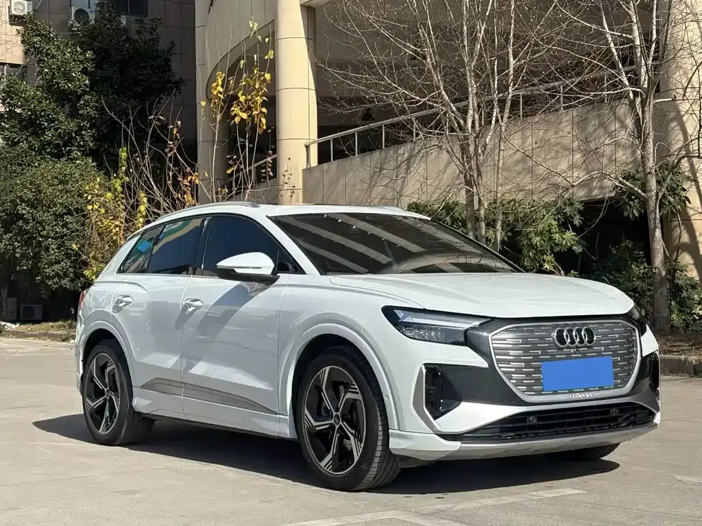 Audi Q4 e-tron — фото 8