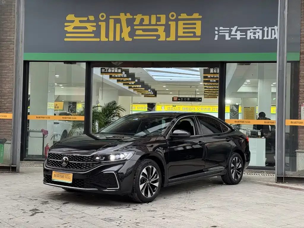 Volkswagen Passat — фото 1