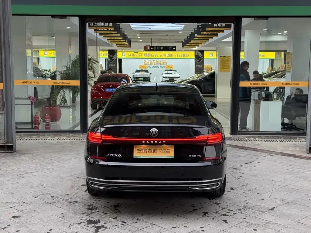 Volkswagen Passat — фото 10